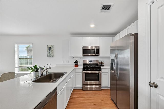 4206 Barrington Cove Lane, Baytown, TX 77521