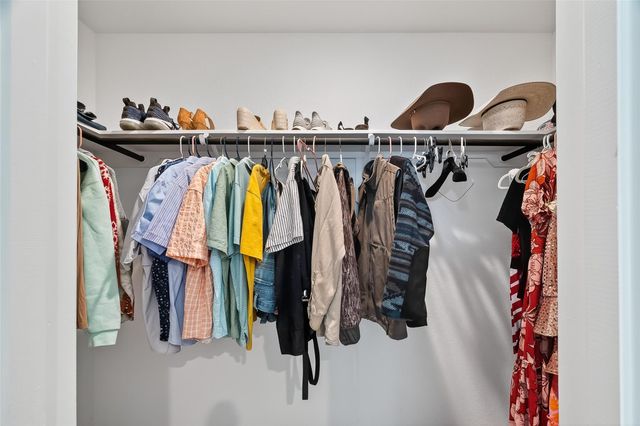 4206 Barrington Cove Lane, Baytown, TX 77521