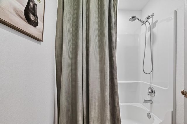 4206 Barrington Cove Lane, Baytown, TX 77521