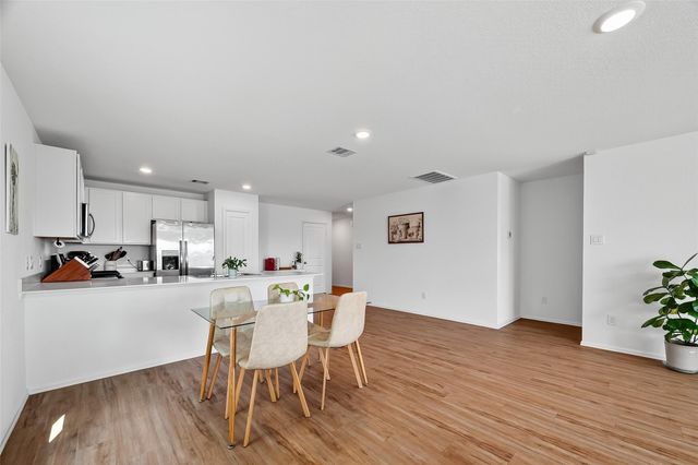 4206 Barrington Cove Lane, Baytown, TX 77521