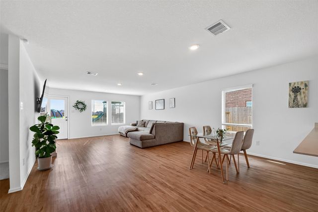 4206 Barrington Cove Lane, Baytown, TX 77521