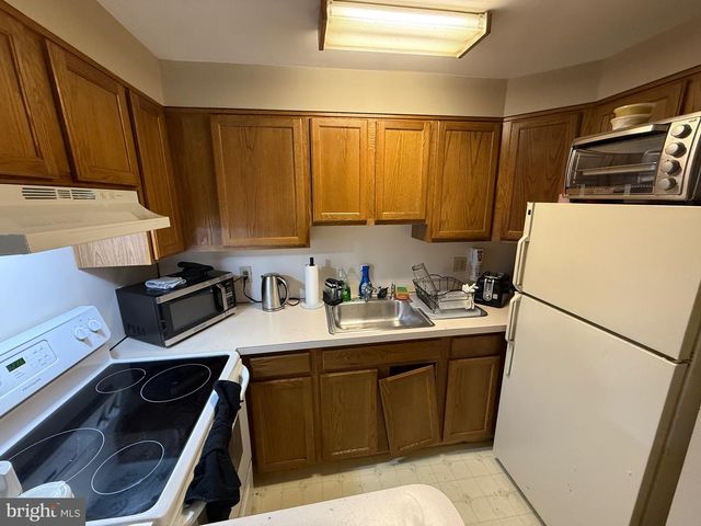 302 E 11TH ST, Wilmington, DE 19801