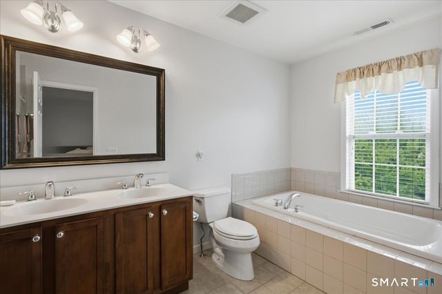 11 Mercy Street 11, Danbury, CT 06810