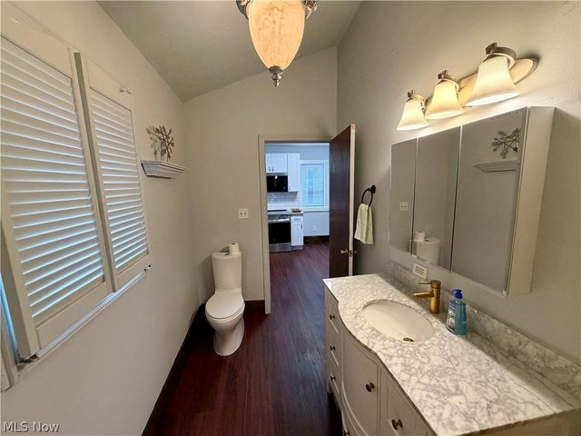 458 Crestwood Avenue, Akron, OH 44302