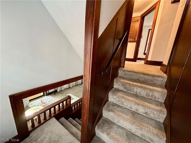 458 Crestwood Avenue, Akron, OH 44302