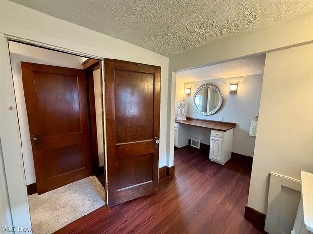 458 Crestwood Avenue, Akron, OH 44302