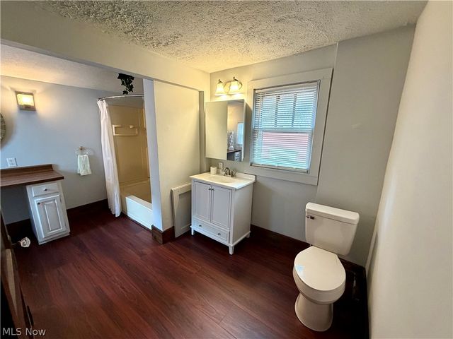 458 Crestwood Avenue, Akron, OH 44302