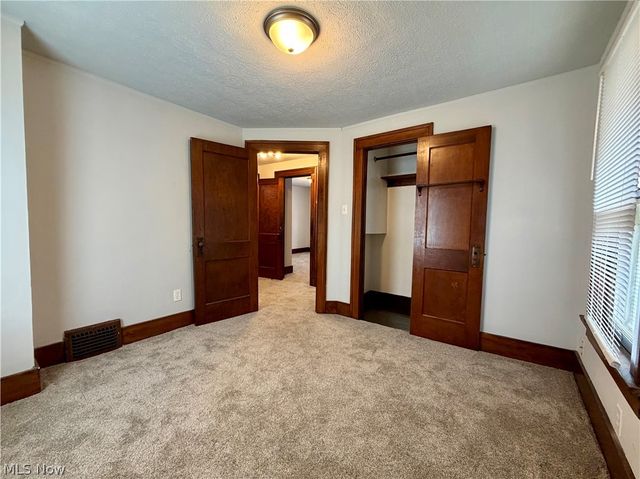 458 Crestwood Avenue, Akron, OH 44302