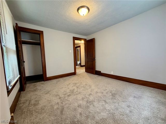458 Crestwood Avenue, Akron, OH 44302