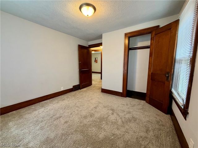 458 Crestwood Avenue, Akron, OH 44302