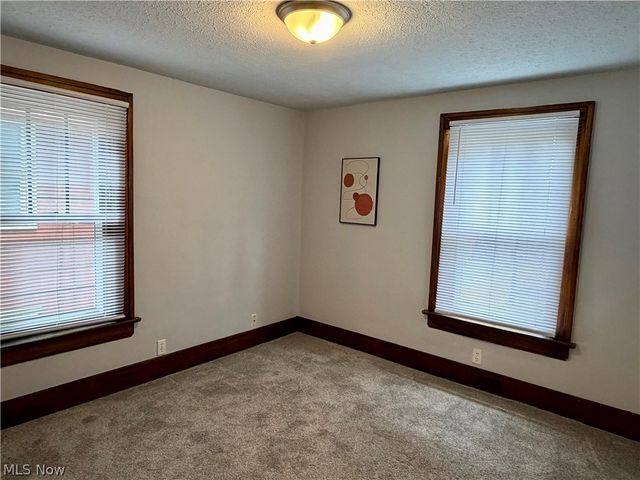 458 Crestwood Avenue, Akron, OH 44302