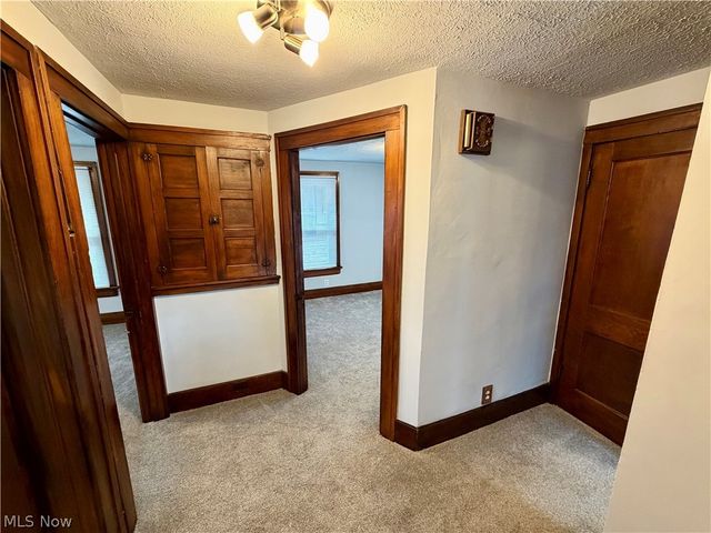 458 Crestwood Avenue, Akron, OH 44302