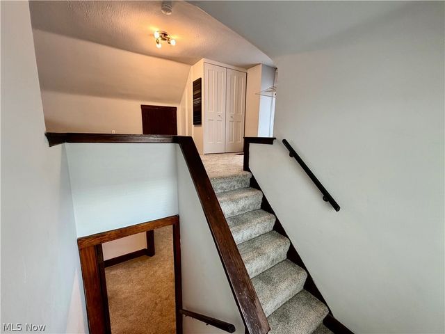 458 Crestwood Avenue, Akron, OH 44302