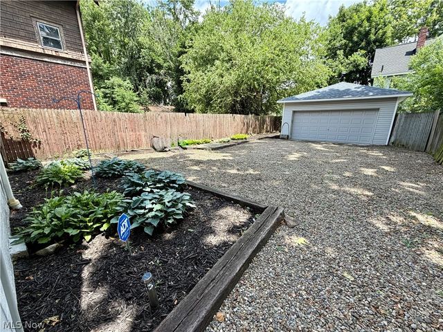 458 Crestwood Avenue, Akron, OH 44302