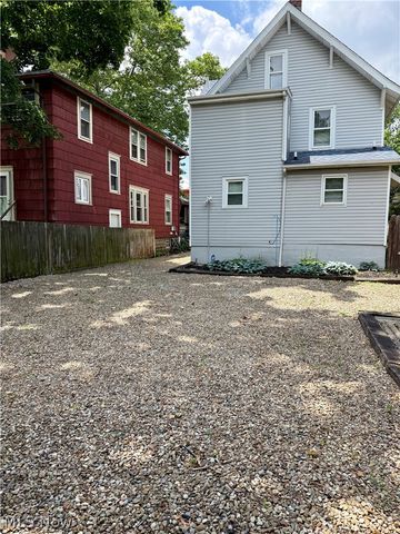 458 Crestwood Avenue, Akron, OH 44302