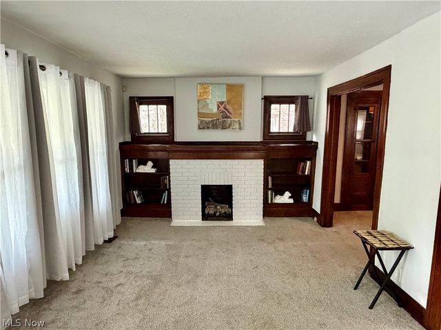 458 Crestwood Avenue, Akron, OH 44302