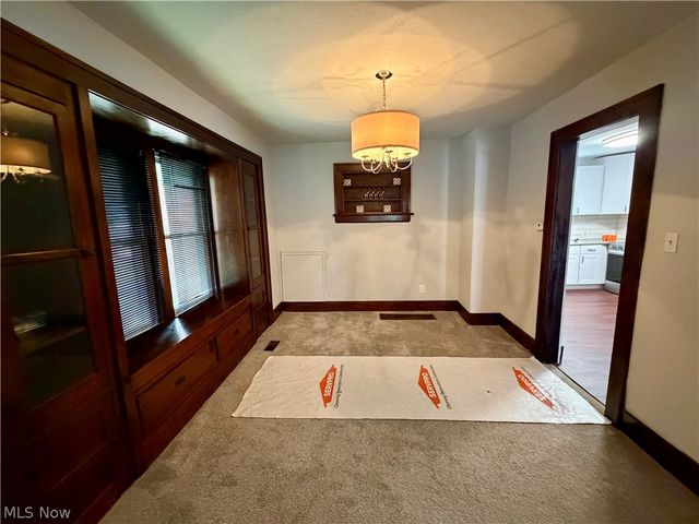 458 Crestwood Avenue, Akron, OH 44302