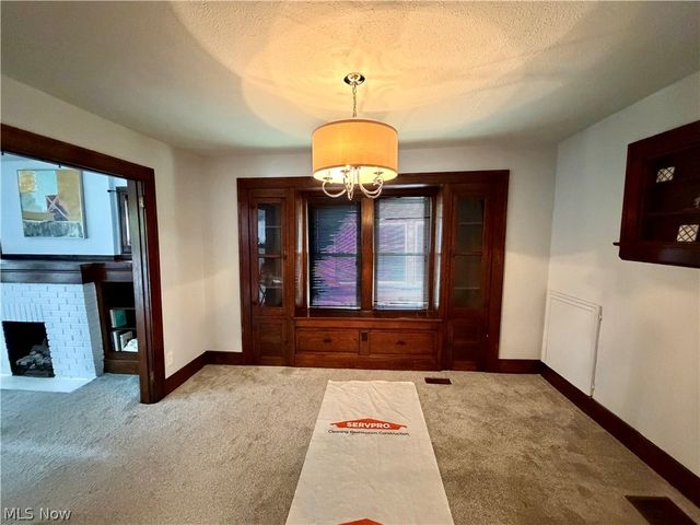 458 Crestwood Avenue, Akron, OH 44302