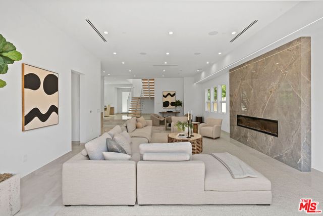 11622 Charnock Road, Los Angeles, CA 90066