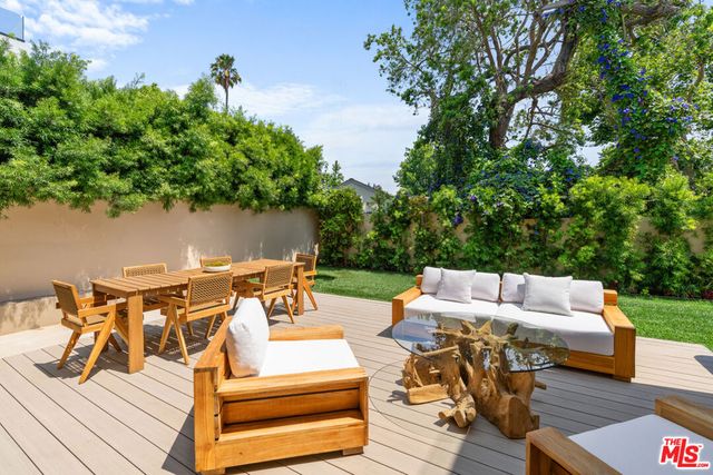 11622 Charnock Road, Los Angeles, CA 90066