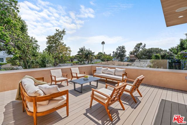 11622 Charnock Road, Los Angeles, CA 90066