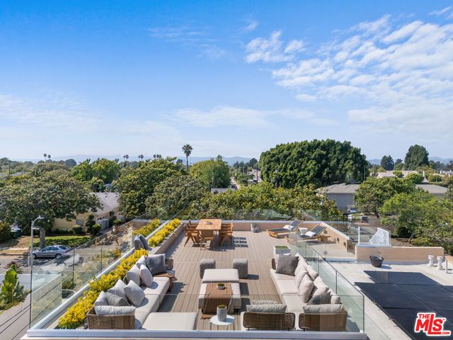 11622 Charnock Road, Los Angeles, CA 90066