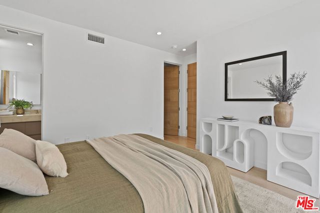 11622 Charnock Road, Los Angeles, CA 90066