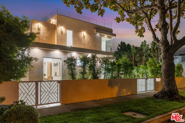 11622 Charnock Road, Los Angeles, CA 90066