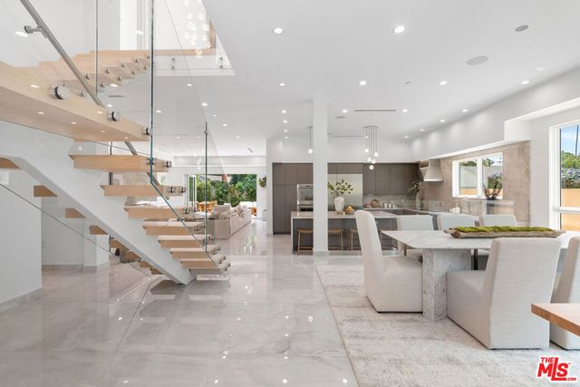 11622 Charnock Road, Los Angeles, CA 90066