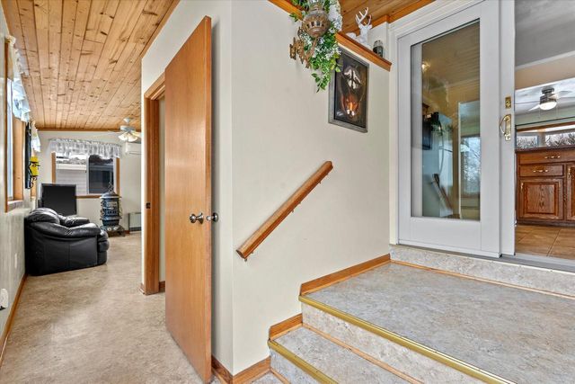 W262S3212 Ridge ROAD, Waukesha, WI 53189