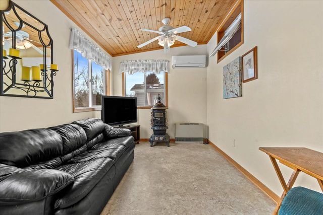 W262S3212 Ridge ROAD, Waukesha, WI 53189