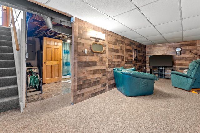 W262S3212 Ridge ROAD, Waukesha, WI 53189