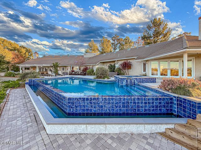 24525 Desert Avenue, Newhall, CA 91321