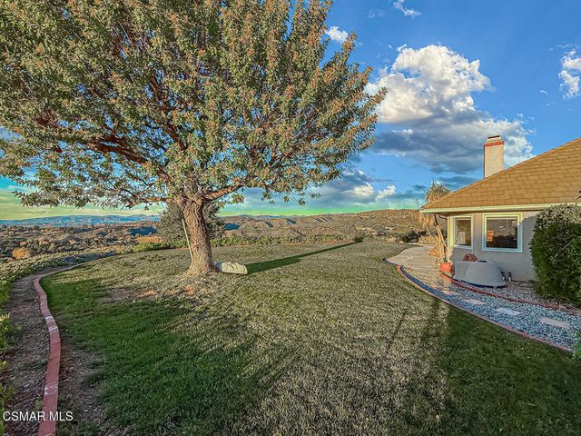 24525 Desert Avenue, Newhall, CA 91321