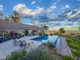 24525 Desert Avenue, Newhall, CA 91321