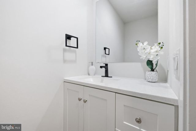 31 LONG GREEN CT, Silver Spring, MD 20906