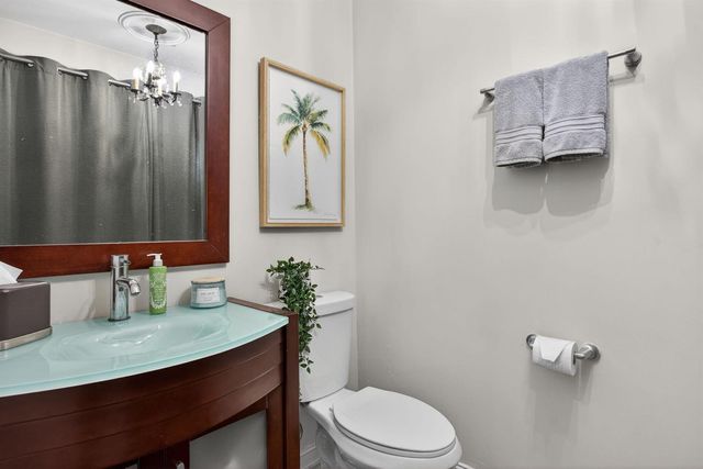 2122 NE 44th Street, Lighthouse Point, FL 33064