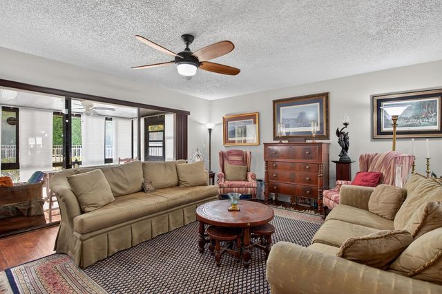 2122 NE 44th Street, Lighthouse Point, FL 33064