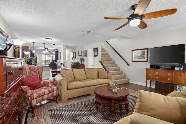 2122 NE 44th Street, Lighthouse Point, FL 33064