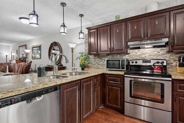 2122 NE 44th Street, Lighthouse Point, FL 33064