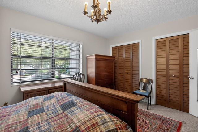 2122 NE 44th Street, Lighthouse Point, FL 33064