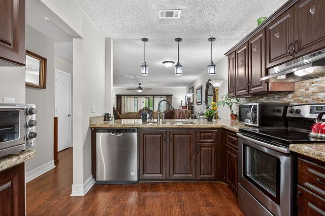 2122 NE 44th Street, Lighthouse Point, FL 33064