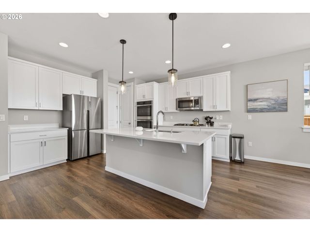 1534 Ne 12TH Pl, Canby, OR 97013