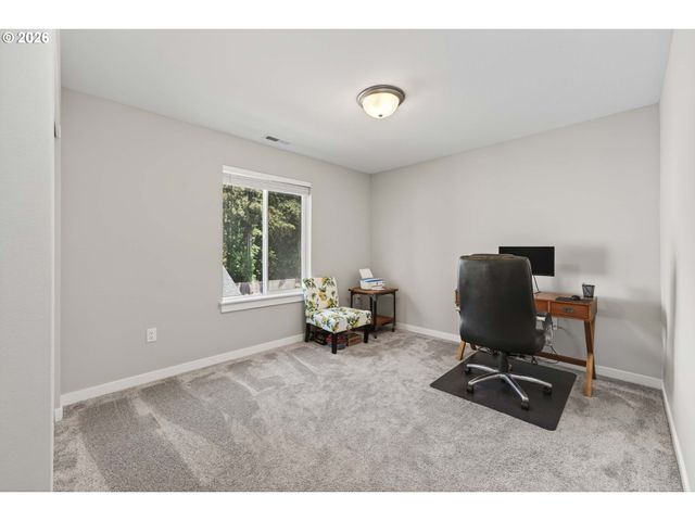 1534 Ne 12TH Pl, Canby, OR 97013