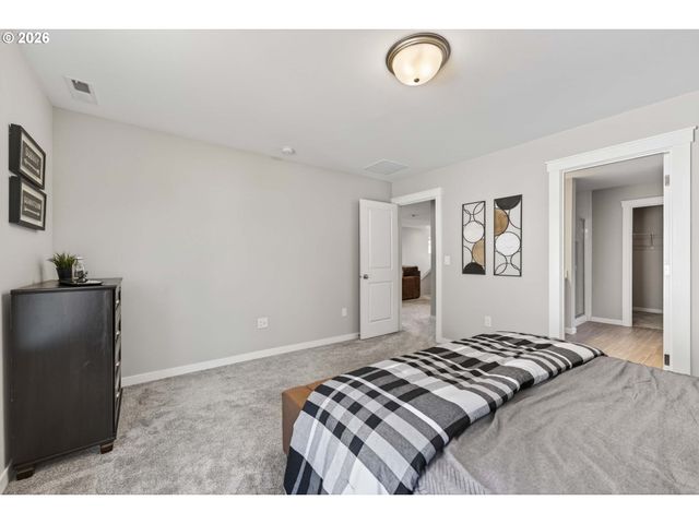 1534 Ne 12TH Pl, Canby, OR 97013