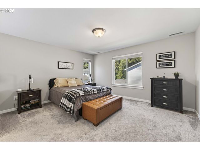 1534 Ne 12TH Pl, Canby, OR 97013