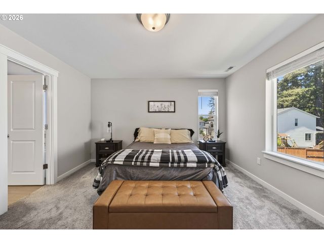 1534 Ne 12TH Pl, Canby, OR 97013