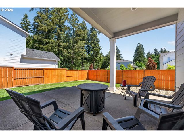 1534 Ne 12TH Pl, Canby, OR 97013