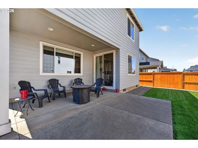 1534 Ne 12TH Pl, Canby, OR 97013