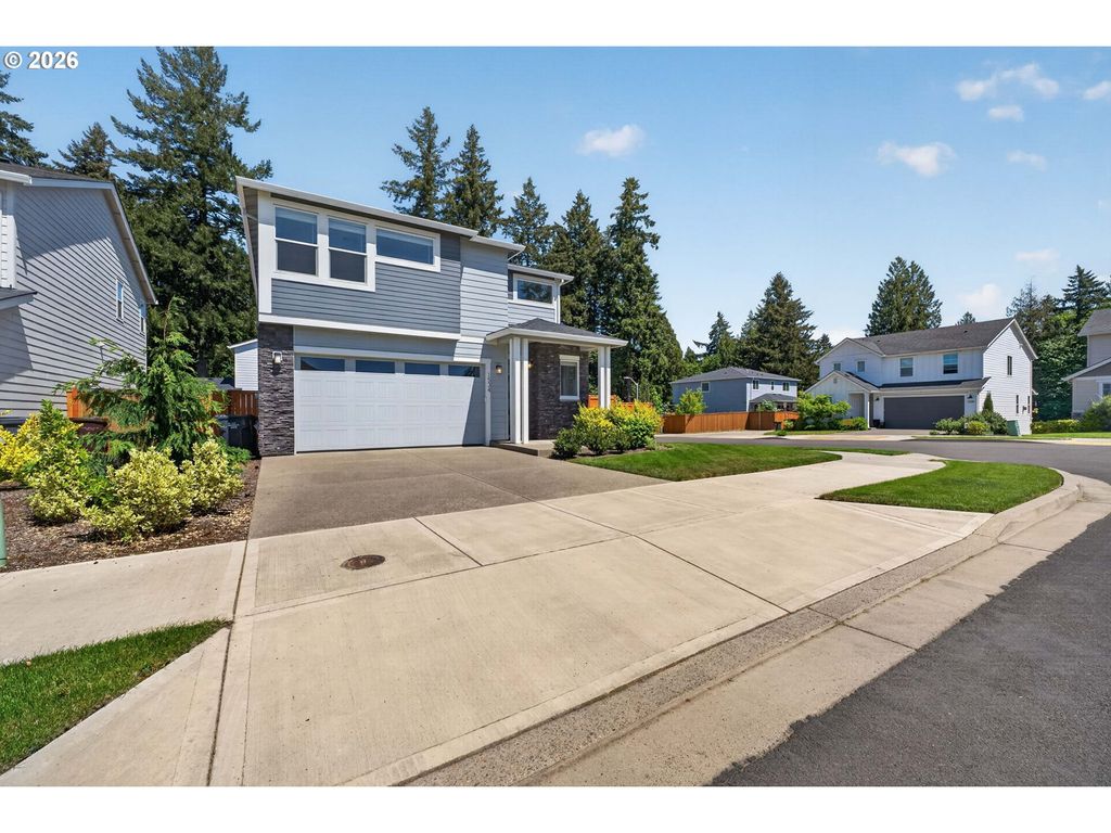 1534 Ne 12TH Pl, Canby, OR 97013